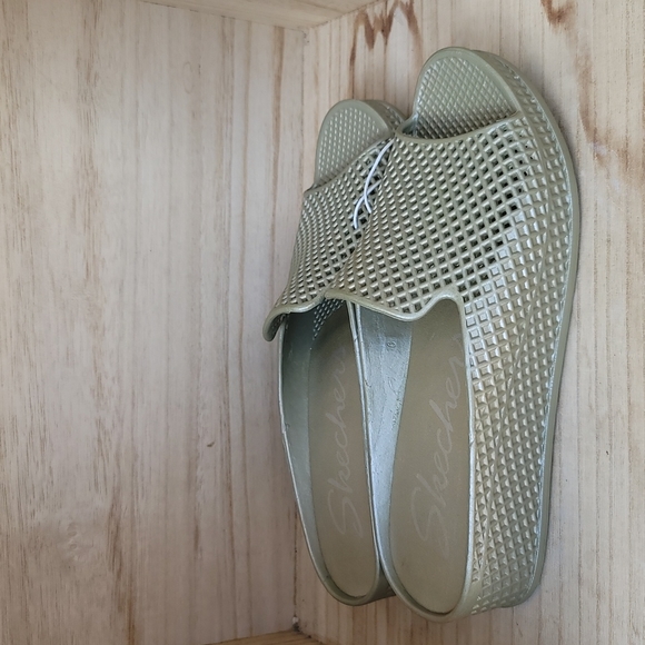 Skechers Plastic Waffle Design Open Toe Wedges - Picture 3 of 8